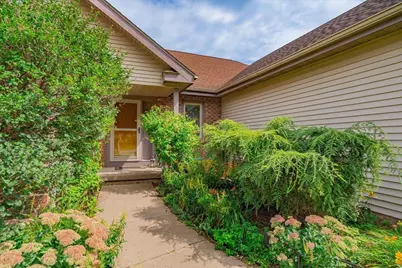 5834 Persimmon Drive, Fitchburg, WI 53711 - Photo 9