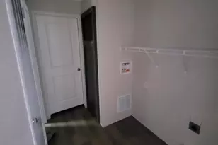 10211 W Greenfield Ave, West Allis, WI 53214 - Photo 7