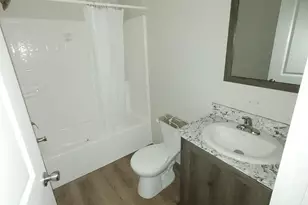 10211 W Greenfield Ave, West Allis, WI 53214 - Photo 9