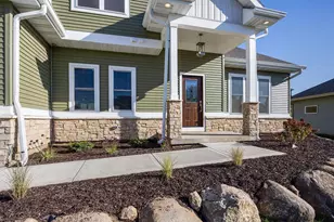 1113 N Division St, Waunakee, WI 53597 - Photo 3