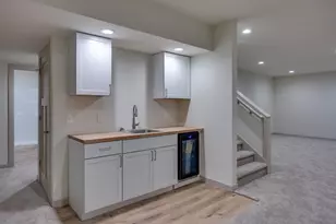 1113 N Division St, Waunakee, WI 53597 - Photo 27