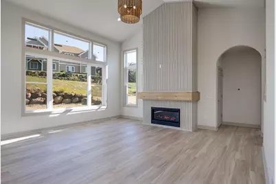 1113 N Division Street, Waunakee, WI 53597 - Photo 5