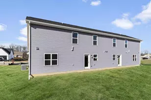 380-388 Lilac Ln, Stoughton, WI 53589 - Photo 5