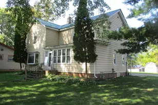 608 Lavalle St, Reedsburg, WI 53959 - Photo 3