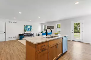 352 Dahlia Dr, Stoughton, WI 53589 - Photo 15