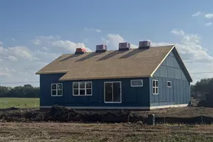 352 Dahlia Dr, Stoughton, WI 53589 - Photo 3