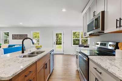 352 Dahlia Drive #036, Stoughton, WI 53589 - Photo 7