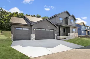 401 Michelle Ln, Cottage Grove, WI 53527 - Photo 3