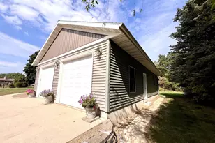 E11220 Birnam Woods Rd, Baraboo, WI 53913 - Photo 31