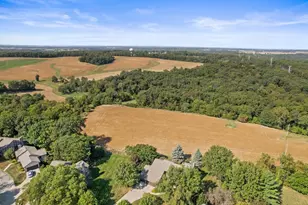 414 Clearview Ct, Janesville, WI 53548 - Photo 1