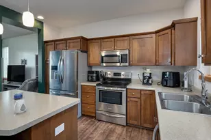 1142 O'Keeffe Ave, Sun Prairie, WI 53590 - Photo 9