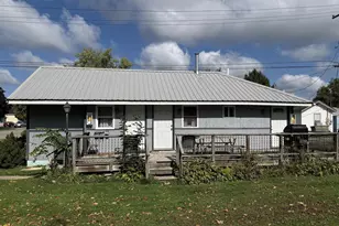 712 Vine St, Wisconsin Dells, WI 53965 - Photo 3