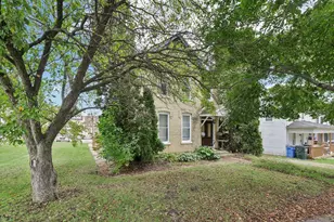 208 W Pleasant St, Portage, WI 53901 - Photo 67