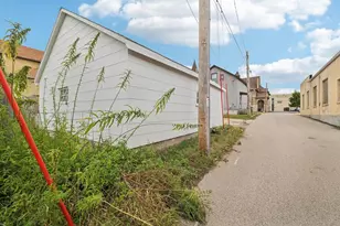 208 W Pleasant St, Portage, WI 53901 - Photo 73