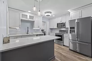 3114 Creekview Dr, Middleton, WI 53562 - Photo 9