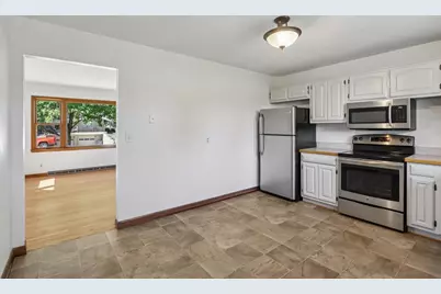 405 Meadow Wood Drive, Mount Horeb, WI 53572 - Photo 9