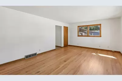 405 Meadow Wood Drive, Mount Horeb, WI 53572 - Photo 13