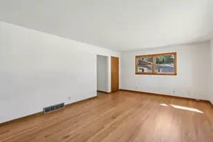 405 Meadow Wood Dr, Mount Horeb, WI 53572 - Photo 13