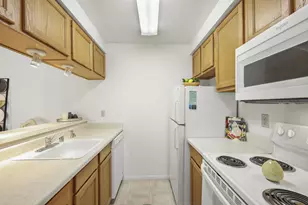 4318 Melody Ln, Madison, WI 53704 - Photo 13