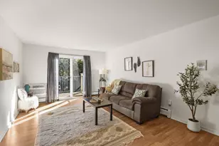 4318 Melody Ln, Madison, WI 53704 - Photo 9