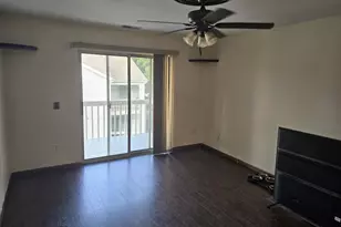 939 Rockefeller Ln, Madison, WI 53704 - Photo 3