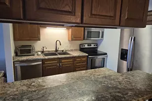 939 Rockefeller Ln, Madison, WI 53704 - Photo 5