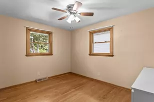 944 Fond Du Lac Ave, Sheboygan Falls, WI 53085 - Photo 9