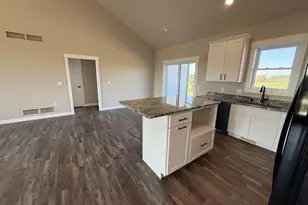 192 Antoine St, Mineral Point, WI 53565 - Photo 15