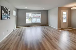 6567 Prairie Wood Dr, Mcfarland, WI 53558 - Photo 9