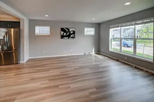 6567 Prairie Wood Dr, Mcfarland, WI 53558 - Photo 9