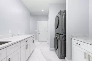 383 Oakbrook Dr, Wisconsin Dells, WI 53965 - Photo 25