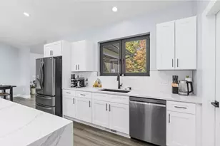 383 Oakbrook Dr, Wisconsin Dells, WI 53965 - Photo 11