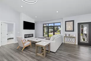 383 Oakbrook Dr, Wisconsin Dells, WI 53965 - Photo 3