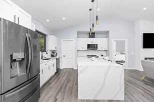 383 Oakbrook Dr, Wisconsin Dells, WI 53965 - Photo 9