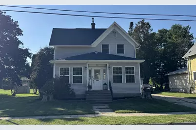 412 Columbia Street, Horicon, WI 53032 - Photo 1