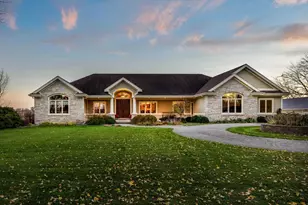 3027 Castleton Xing, Sun Prairie, WI 53590 - Photo 9