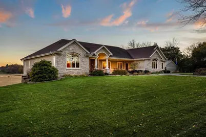 3027 Castleton Crossing, Sun Prairie, WI 53590 - Photo 3