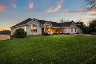 3027 Castleton Crossing, Sun Prairie, WI 53590 - Photo 3