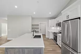 806 Saddle Ridge, Portage, WI 53901 - Photo 13