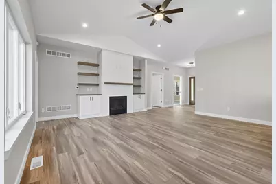 806 Saddle Ridge, Portage, WI 53901 - Photo 7