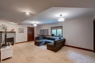 3615 John Muir Dr, Middleton, WI 53562 - Photo 39