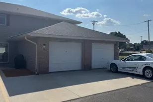 1935 Lafayette Dr, Janesville, WI 53546 - Photo 3