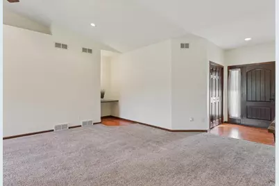 6898 Tuscan Ridge Circle, DeForest, WI 53532 - Photo 7