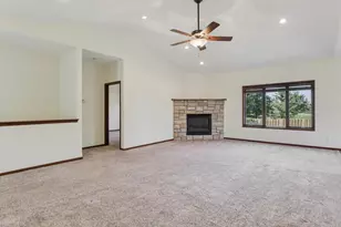 6898 Tuscan Ridge Cir, DeForest, WI 53532 - Photo 5