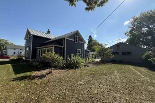 203 Linn St, Baraboo, WI 53913 - Photo 9