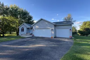 6848 Moonlight Cir, Sun Prairie, WI 53590 - Photo 3