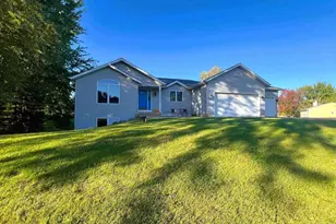 6848 Moonlight Cir, Sun Prairie, WI 53590 - Photo 19