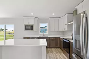 244 Hawks View Dr, Edgerton, WI 53534 - Photo 13