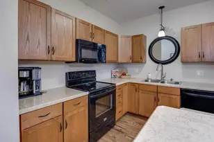 5831 Lupine Ln, Madison, WI 53718 - Photo 9