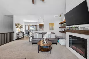 2917 Green Ave, Blue Mounds, WI 53517 - Photo 5